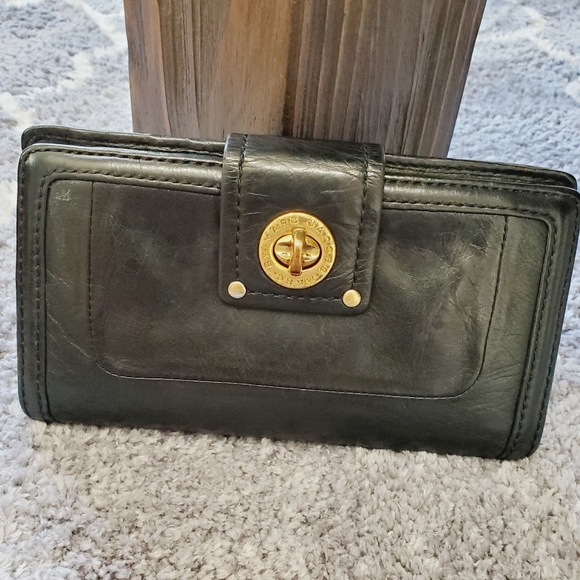 Handbags - Marc Jacobs black wallet